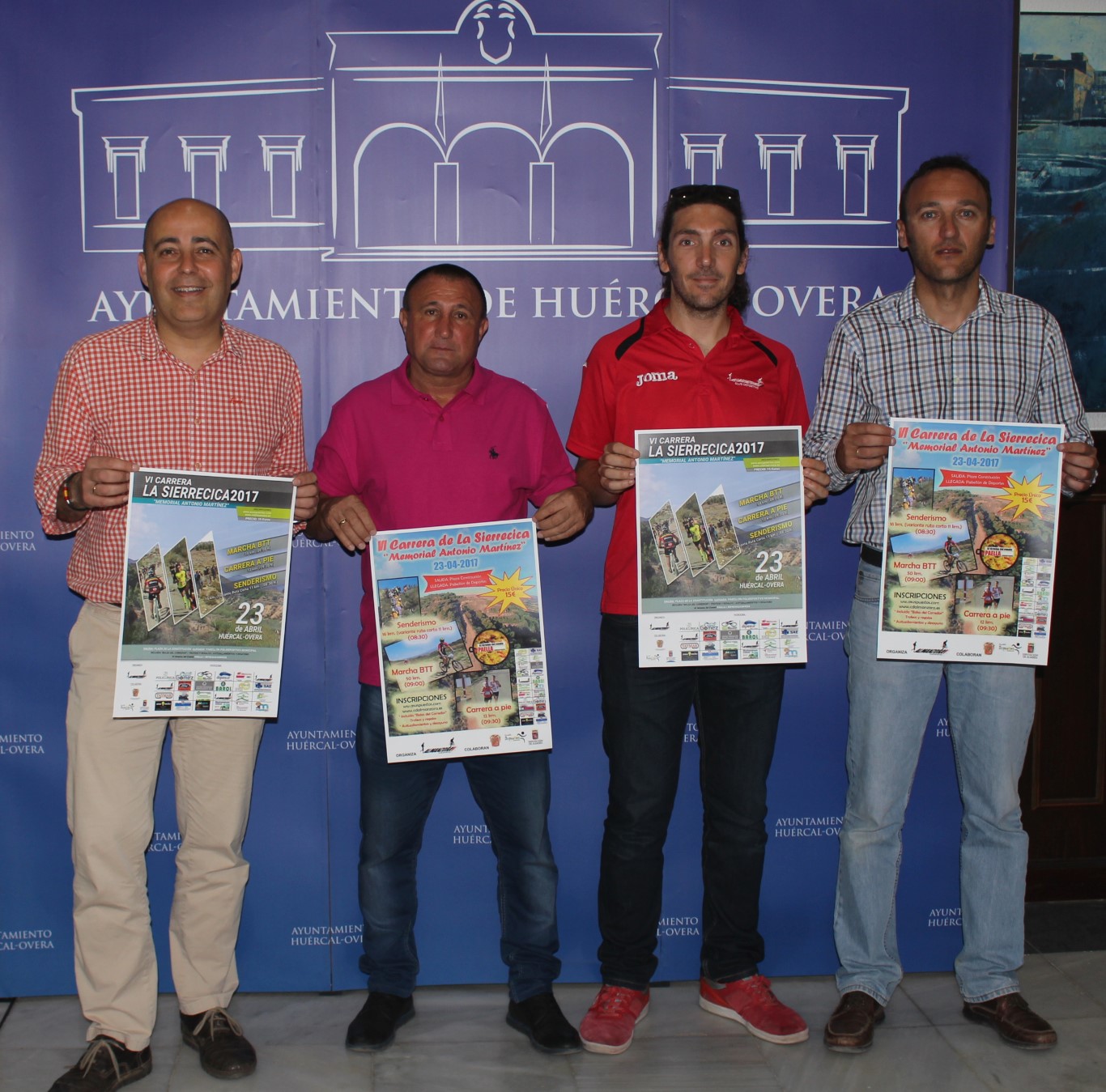 Alcalde-y-concejal-con-representantes-del-Club-deportivo-Almanzora